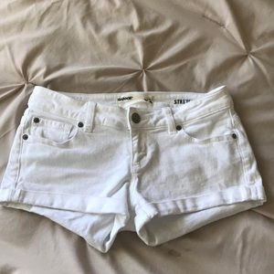 ☀️ Garage cuffed white jean shorts ☀️